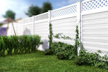 Sztachety plastikowe toteż bariera z tworzywa elastycznego – plusy także mankamenty instalowania ogrodzeń w części plastikowych.
